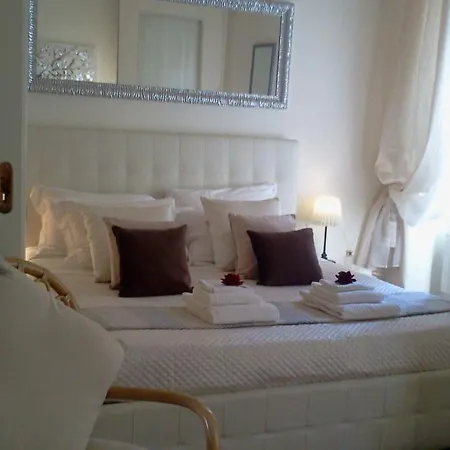 Casina Tiberina * Rome